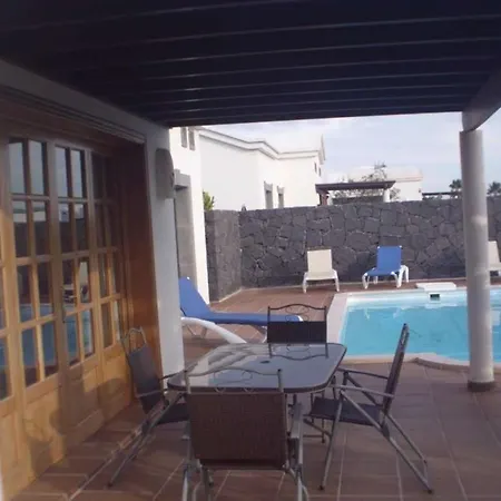 Playa Blanca Sleeps 4 Pool Wifi